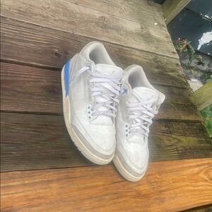 Jordan Sneakers in White and Blue